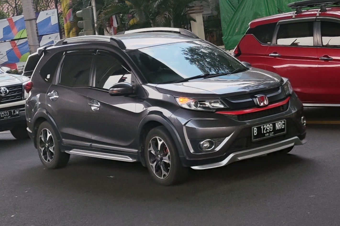 Honda BR-V rental SUV in Islamabad